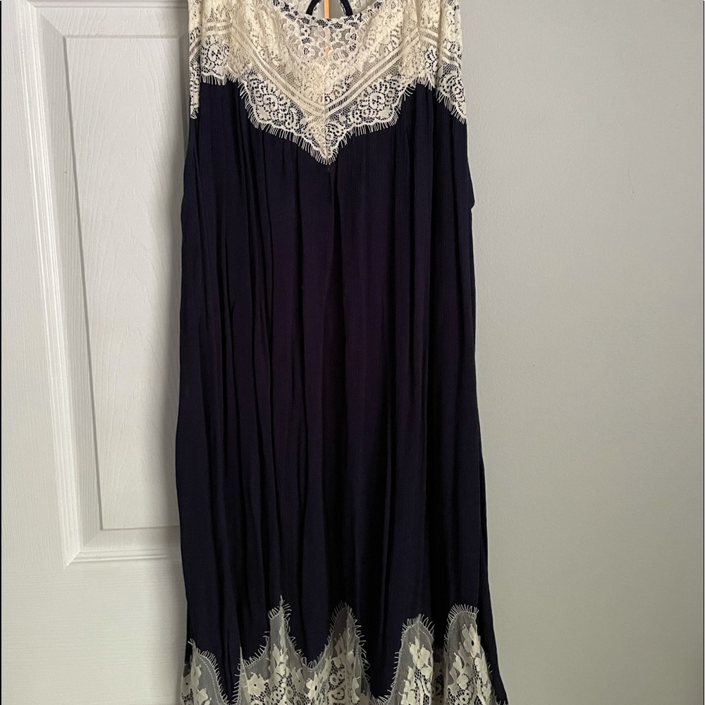 Beautiful dress with lace detail
